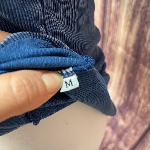 Vocal stretch faux crystal rhinestone crosses blue T-shirt women’s M - Picture 14 of 14